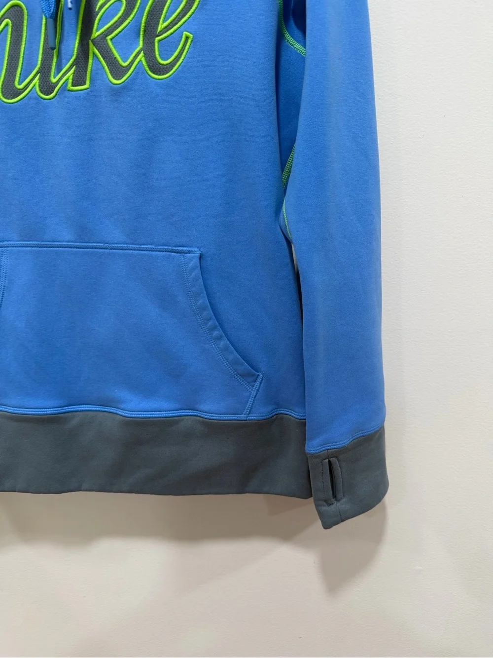 Nike Therma-FIT Pullover Hoodie Women’s Medium